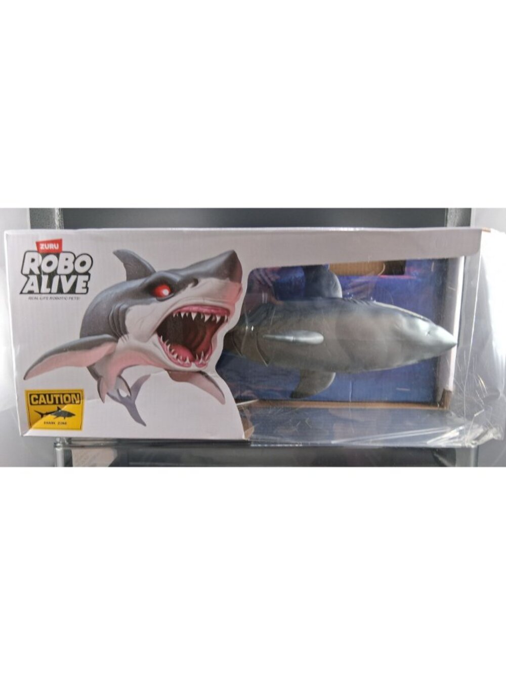 Zuru Robo Alive Great White Shark Robotic Pet Toy 3+ Eyes Light Up - Picture 2 of 3